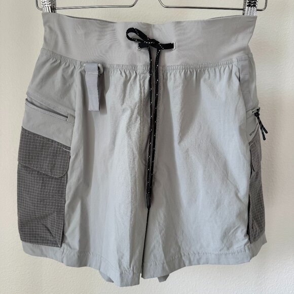 Lululemon Multi-Pocket Cargo Hiking Shorts Seal Grey Sz 6 - Picture 2 of 16